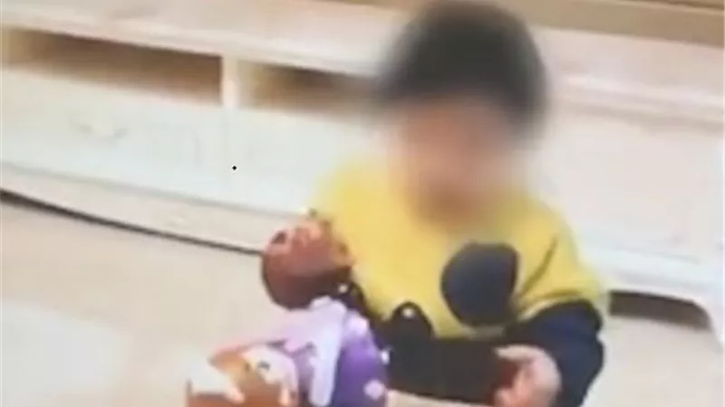 مقابل 50 الف جنيه.. ام تعرض رضيعتها للبيع على مواقع التواصل الاجتماعى