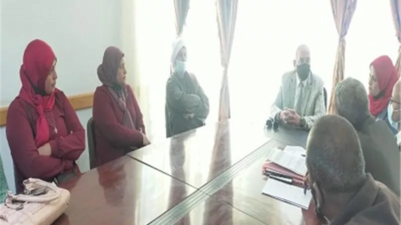 رئبس مركز القرنة غرب الأقصر يستقبل ممثلى المجلس القومى للأمومة والطفولة