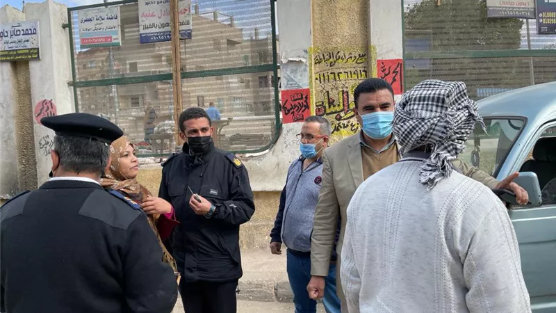 حملة لمتابعة التزام المواطنين بالإجراءات الاحترازية بالخانكة