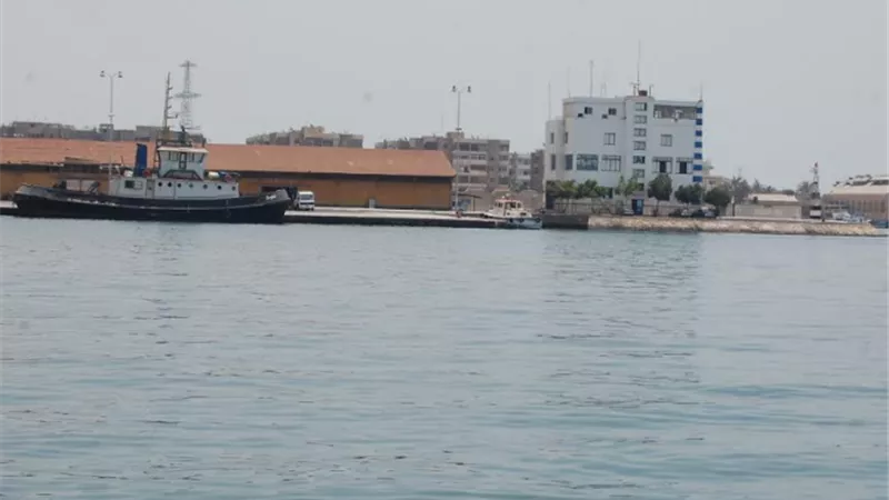 اغلاق موانئ السويس لسوء الاحوال الجوية
