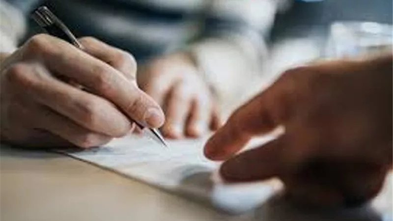 أستاذ قانون جنائي : العقد الإبتدائي للعقار أهم مستند ومن لا يمتلك ملكية كاملة للعقار لا يحصل على المرافق