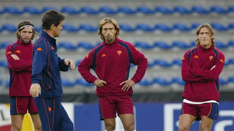اعتقال لاعب دولي سابق لتورطه في زراعة الماريجوانا بإيطاليا