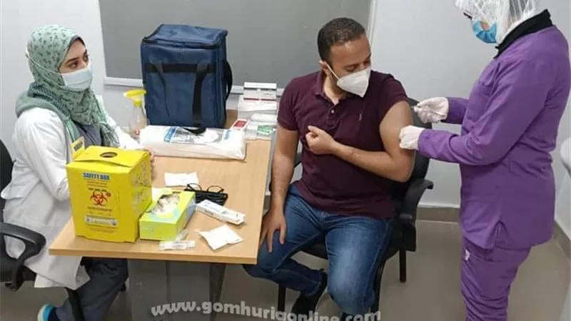 استئناف تطعيم الفرق الطبية بالجرعة الثانية لفيروس كورونا بمستشفى النجيلة للعزل بمطروح