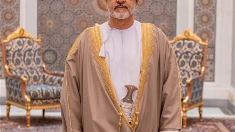 سلطان عُمان يجرى اتصالاً هاتفياً مع رئيس الوزراء الهندي لتعزيز التعاون بين البلدين