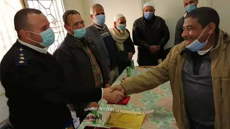 خلال حفل نظمته مدرسة شلقام الاعدادية : تكريم الممرض رجب حموده لدوره الفاعل فى متابعة حالات العزل المنزلي بالقرية