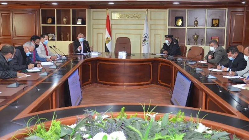 السكرتير العام يعقد اجتماعاً لمتابعة المتغيرات المكانيه ببنى سويف