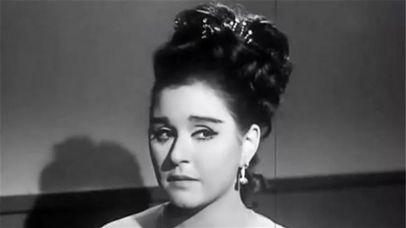 جمال أرشيف يكشف تفاصيل حواره مع سعاد حسني