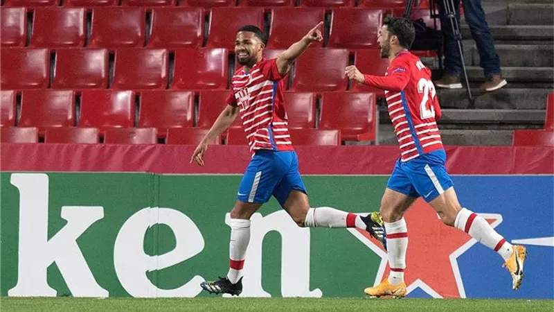 الدورى الأوروبى.. غرناطة يضرب نابولى بثنائية نظيفة.. فيديو