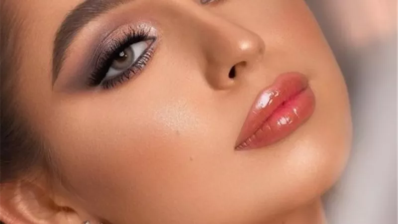 خبيرة تجميل تشرح كيفية وضع المكياج على الوجه بشكل آمن ومبدع