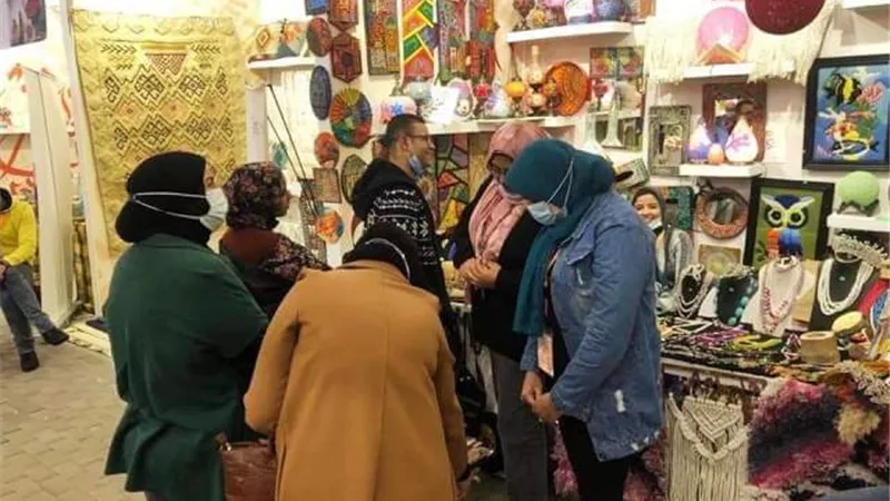 أندية الفتاة والمرأة بالشرقية تُشارك بصناعات يدوية وحرفية في فاعليات معرض 