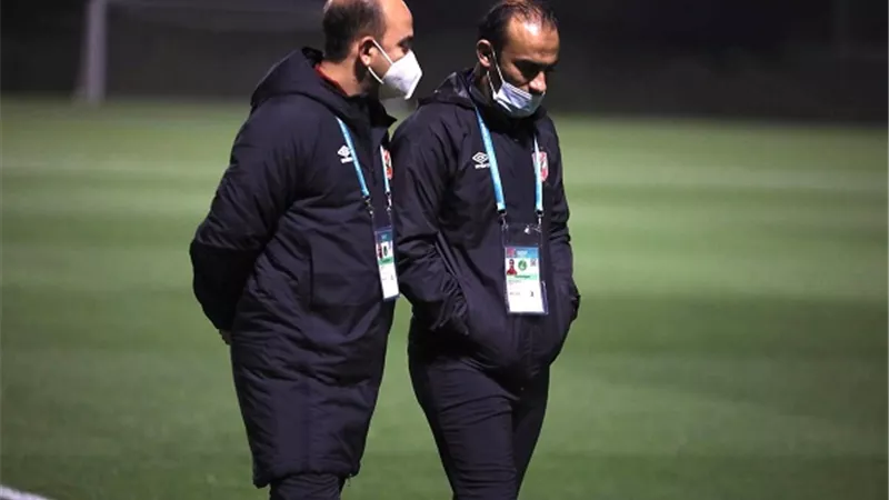 طبيب الاهلى يفرض اجراءات وقائية شديدة على اللاعبين
