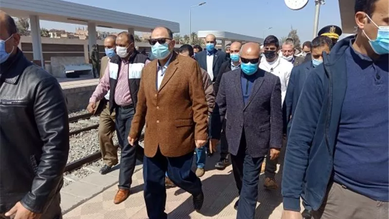 محافظ أسيوط يستقبل وزير النقل لتفقد أعمال تنفيذ محور ديروط.. بالصور