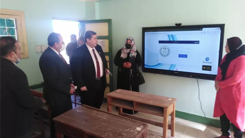 شوشه يتابع استعدادات المدارس لامتحانت نصف العام ويشهد ختام دورى العباقرة