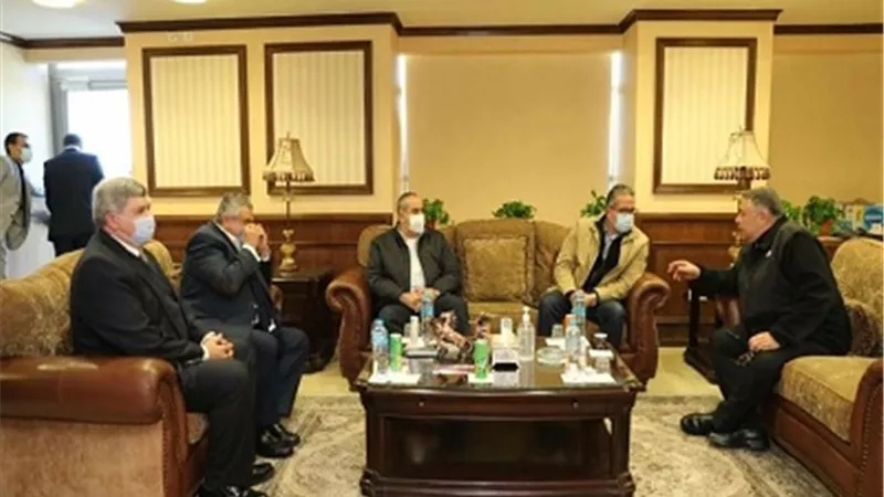وزيرا الطيران والسياحة يتفقدان مطار الغردقة