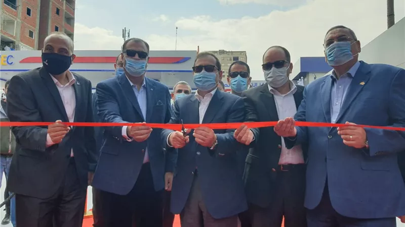 افتتاح محطة جديدة لاستخدام الغاز الطبيعى كوقود بالوايلى.. صور