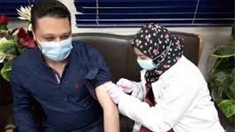 تطعيم ١٣٦٦ من الكوادر الطبية في الشرقية بالجرعة الثانية للقاح كورونا