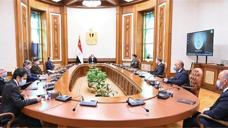 الرئيس يستعرض التجهيزات الخاصة برفع المياه من مصرف بحر البقر لزراعة واستصلاح أراضي شمال ووسط سيناء
