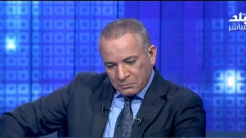 أحمد موسى يبكي على الهواء بسبب إهانة الصعايدة