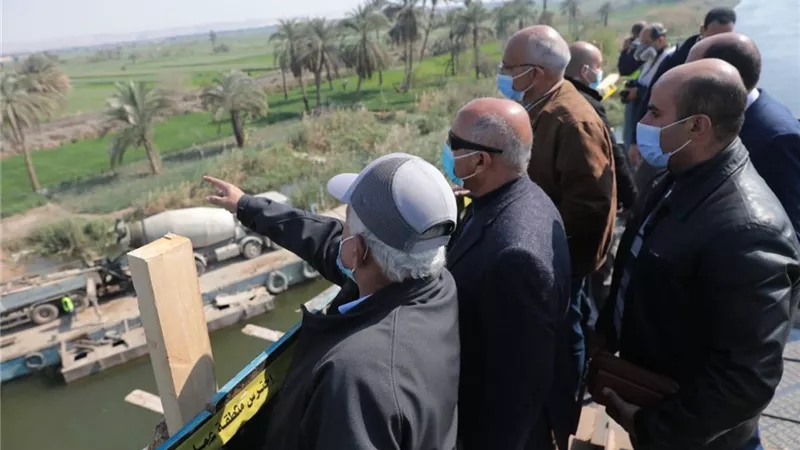 وزير النقل يتفقد المشروعات الخدمية بمحافظات الوجه القبلي