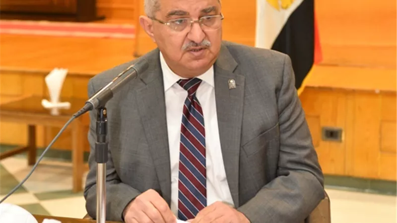 رئيس جامعة أسيوط يُعين رتيب وكيلاً جديداً للحقوق