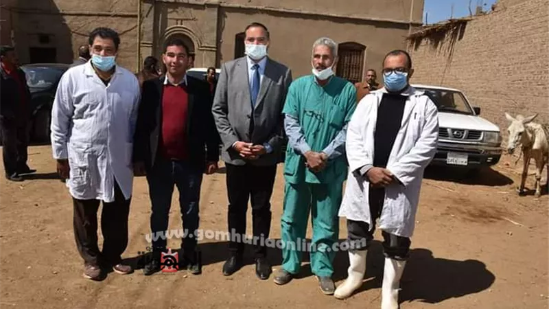 رئيس جامعة سوهاج يتابع فاعليات القافلة البيطرية الاسبوعية بقرية نيده..صور
