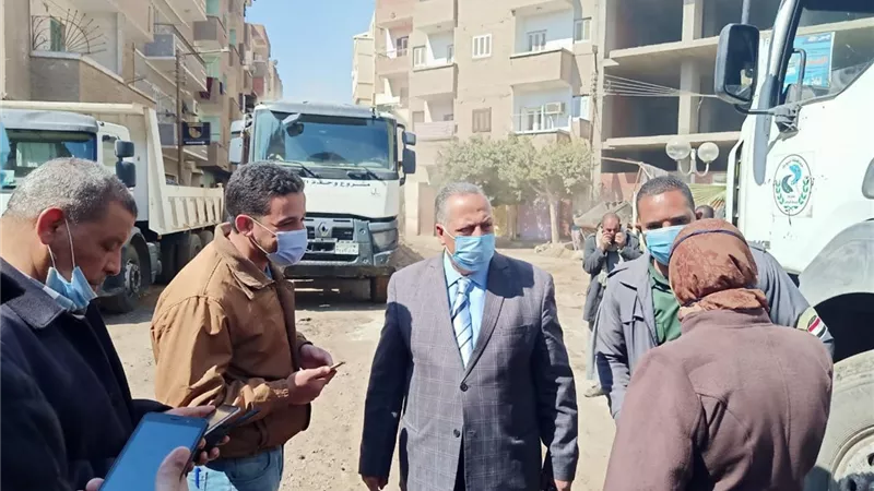 محافظ أسيوط يؤكد على استمرار تنفيذ خطة الرصف