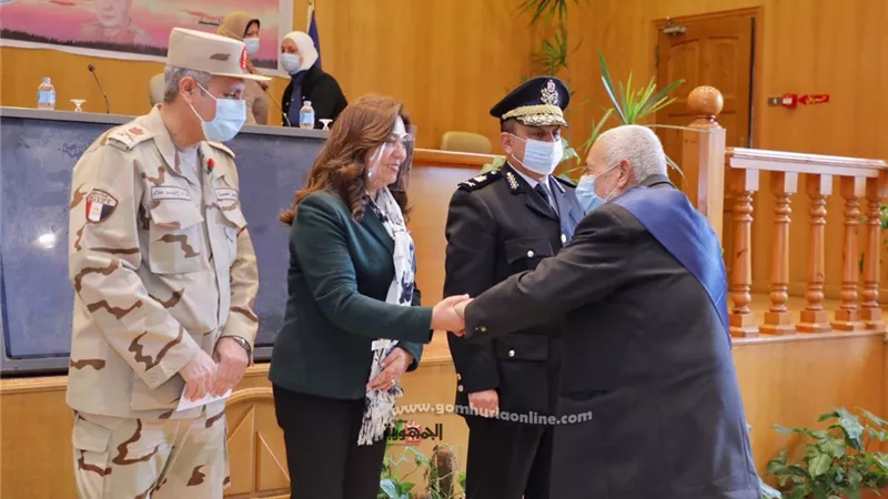الاحتفال بيوم الشهيد و المحارب القديم بمحافظ دمياط