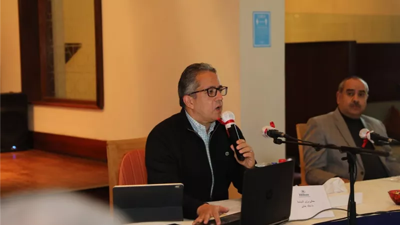 اجتماع وزيرا السياحة والآثار والطيران المدني مع المستثمرين السياحيين بمدينة مرسى علم