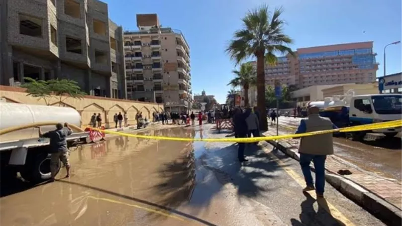 محافظ الأقصر انهاء أزمة مياه الشرب والوقوف على أسباب الإنفجارات فى خطوط المياه