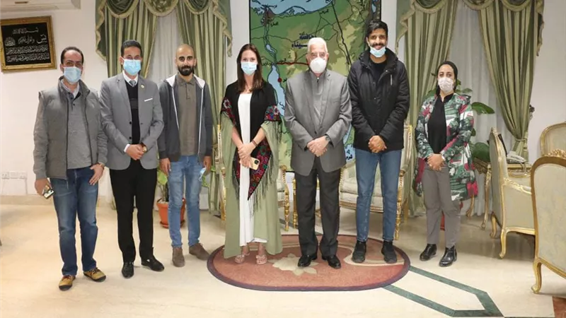 فودة يلتقي بمجموعة من المدونين السياحيين خلال زيارتهم لأهم المعالم السياحية بشرم الشيخ