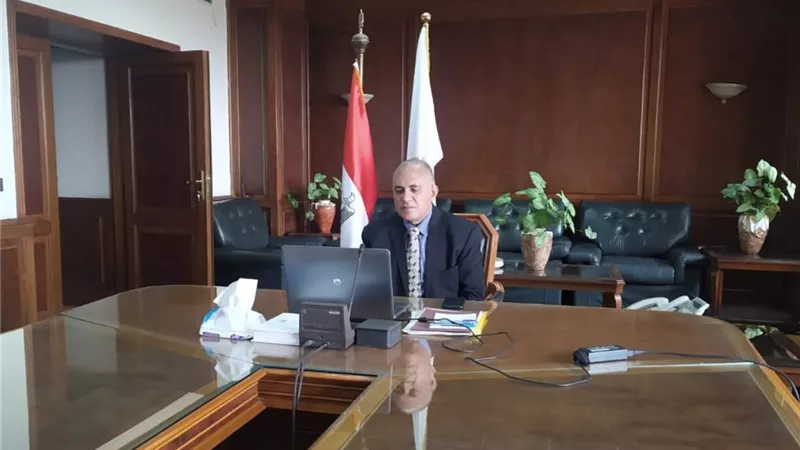 5 وزراء ومحافظ البحيرة يناقشون جهود التخلص الآمن من نواتج تطهير الترع والمصارف