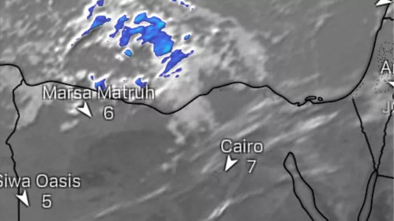الأقمار الصناعية تشير الى السحب المنخفضة الممطرة على 3 مناطق
