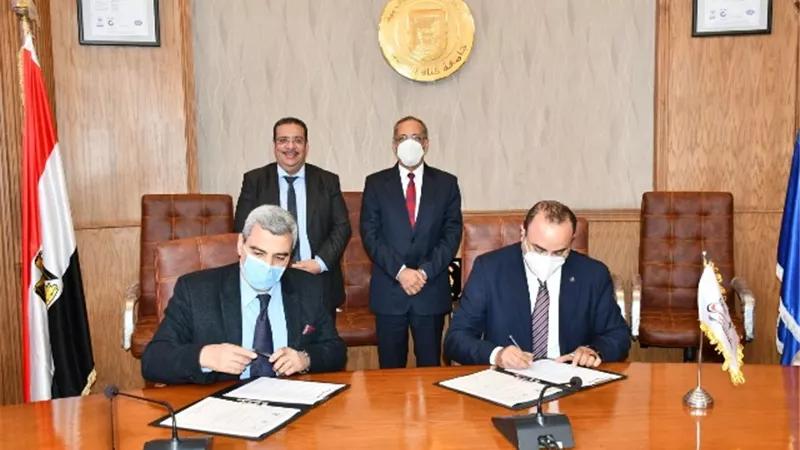 بروتوكول تعاون مشترك بين جامعة قناة السويس ووكالة الفضاء المصرية.صور