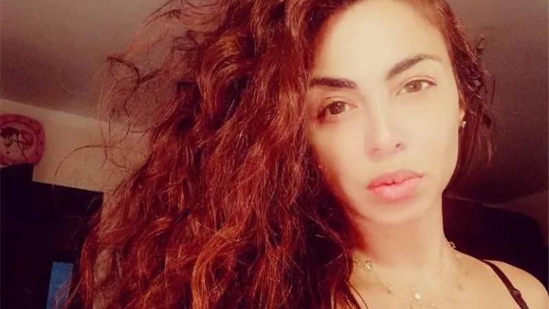بشعر كيرلى .. إطلالة جديدة للفنانة دوللى شاهين عبر إنستجرام