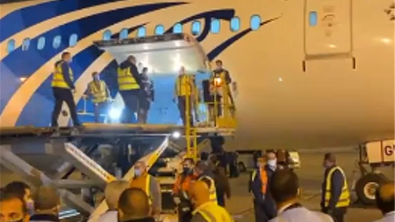 وصول شحنة جديدة من اللقاح الصيني «سينوفارم» المضاد لفيروس كورونا... فيديو