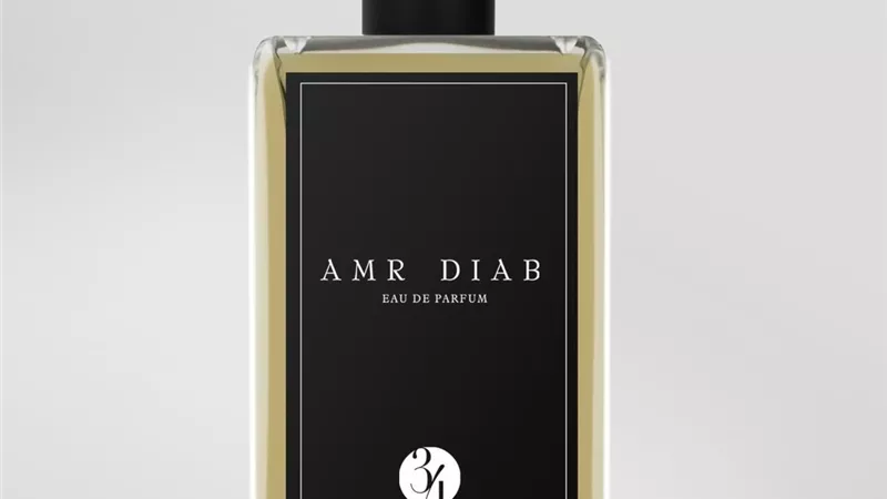 قبل طرحه اليوم.. سعر صادم لعطر الهضبة عمرو دياب