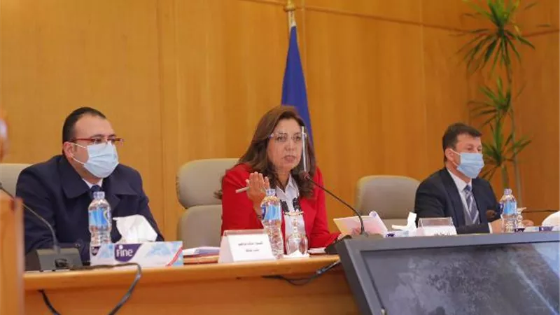 منال عوض توجه بتطوير الميادين و تكثيف الخدمات المرورية بمدينة دمياط