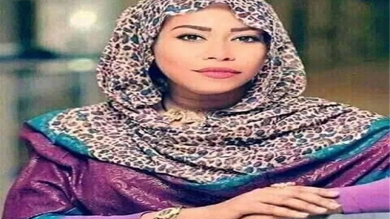 شيرين بالحجاب كده وكده!