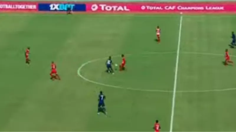 انطلاق مباراة الاهلى وبطل تنزانيا فى دورى الابطال أفريقيا