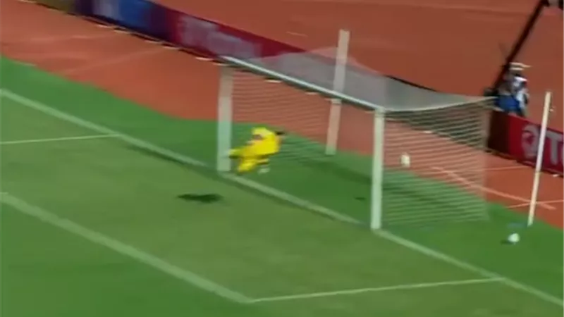 سيمبا التنزانى يتقدم بالهدف الأول فى شباك الاهلى بدورى الابطال