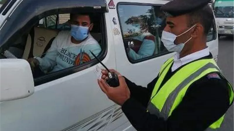 محافظ الشرقية: تحصيل غرامة فورية من 43 مواطن بمدينة الزقازيق.. لعدم إلتزامهم بإرتداء الكمامة الواقية