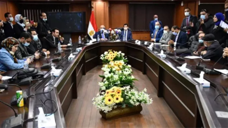 وزير الرياضة يكشف تفاصيل استضافة مصر لـ كأس العالم للرماية