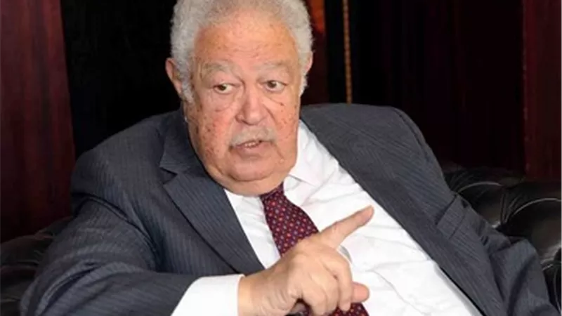 نقيب المحامين يصدر قرارًا بوقف مطالبة المحامي أو مستحقي معاشه بأدلة اشتغال