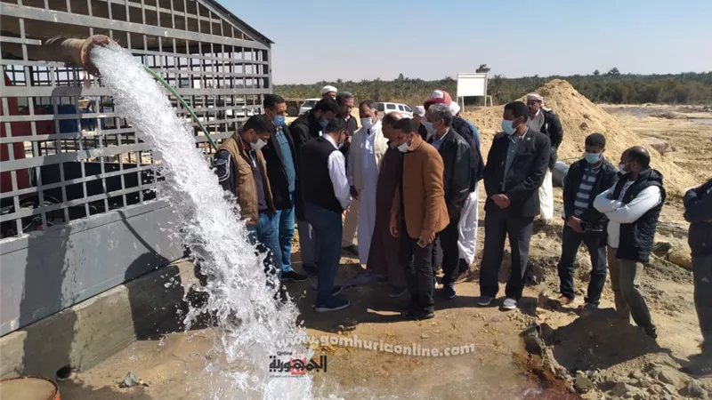 شعيب تفقد بئر منطقة الامهات جنوب جبل الدكرور لتوفير مياه الشرب لاهالى سيوة