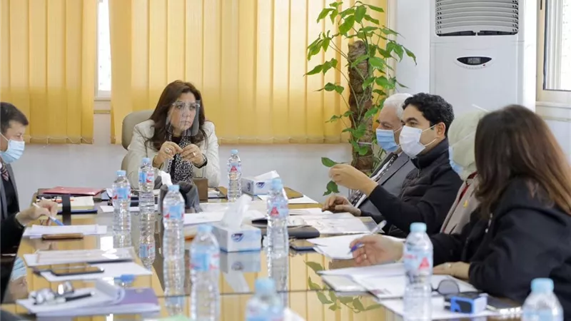 محافظ دمياط تبحث مشكلات المواطنين مع نواب المحافظة