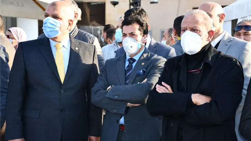 وزير الرياضة يحضر منافسات اليوم الأول من بطولة كأس العالم للرماية