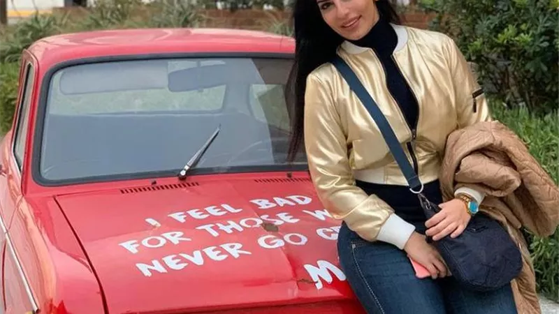 شاهد.. أميرة هانى تبهر متابعيها بإطلالة مبهجة