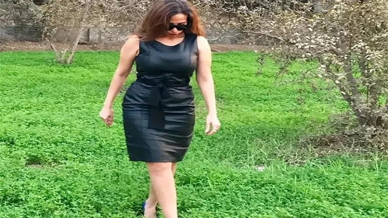 إطلالة جذابة للفنانة غادة طلعت عبر إنستجرام