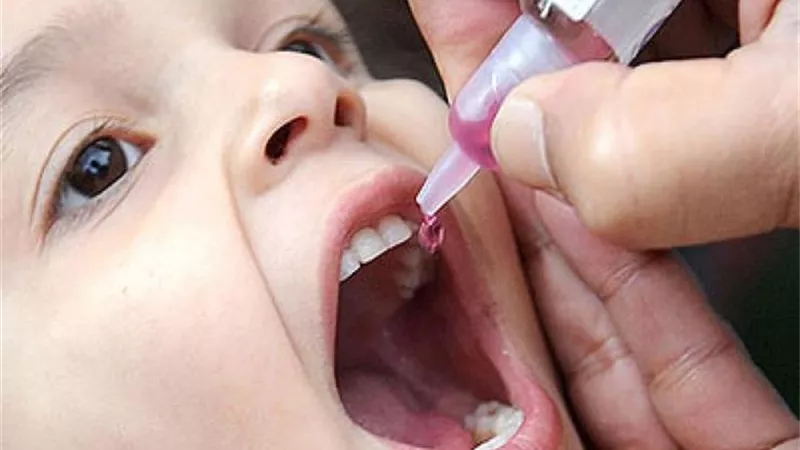 تنطلق تطعيماته الاحد المقبل ..ماذا تعرف عن مرض شلل الاطفال