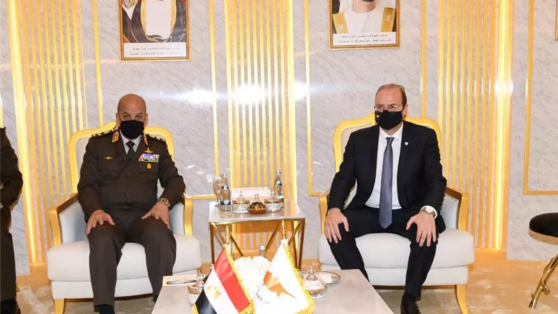 الفريق أول محمد زكى يعود إلى أرض الوطن بعد مشاركته في معرض ايديكس بدولة الإمارات